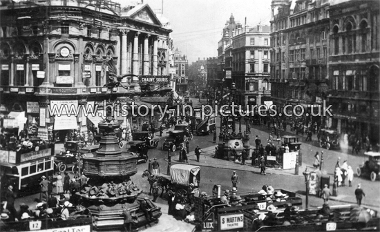 Piccadilly Circus, London. c.1905.